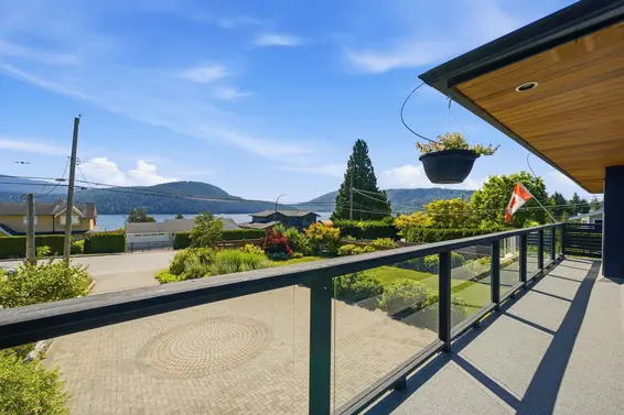 575 North Dollarton Highway, North Vancouver For Sale - image 3