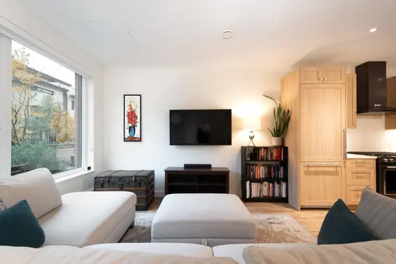 122 525 East 2nd Street, North Vancouver For Sale - image 2