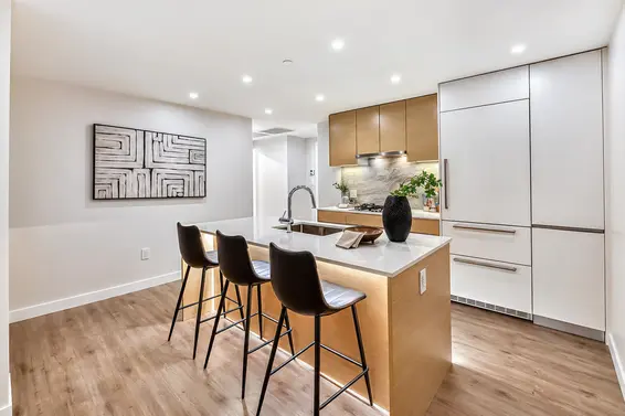 1104 200 Klahanie Court, West Vancouver For Sale - image 4