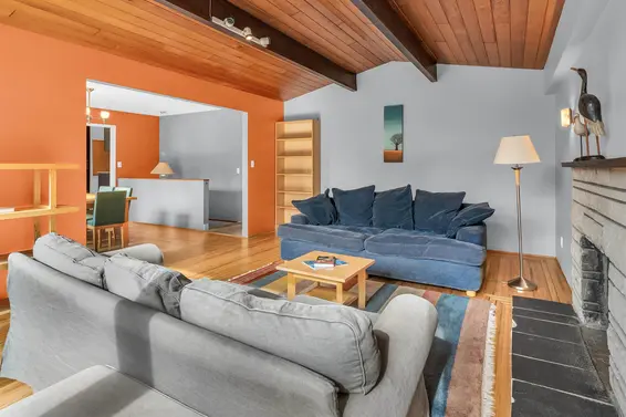 2422 Hyannis Drive, North Vancouver