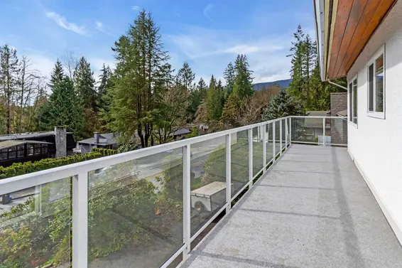 2422 Hyannis Drive, North Vancouver For Sale - image 11