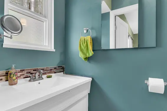 2422 Hyannis Drive, North Vancouver For Sale - image 15