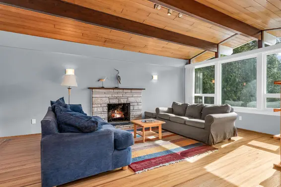 2422 Hyannis Drive, North Vancouver For Sale - image 4