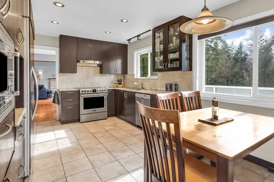 2422 Hyannis Drive, North Vancouver For Sale - image 5