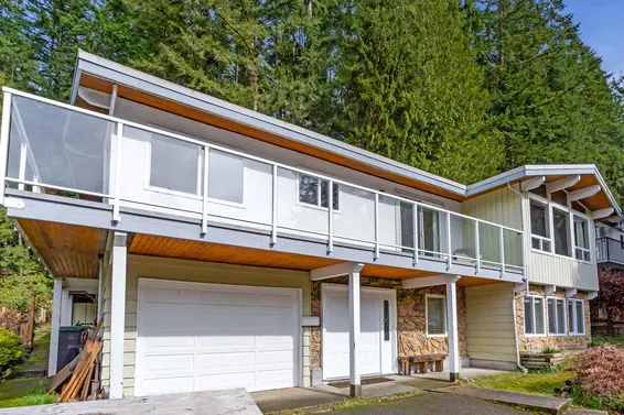 2422 Hyannis Drive, North Vancouver For Sale - image 9