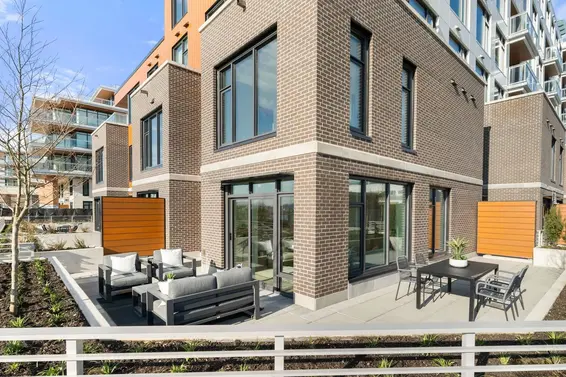 110 755 Harbourside Drive, North Vancouver