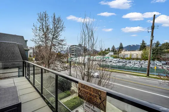 1 533 East 3rd Street, North Vancouver For Sale - image 12