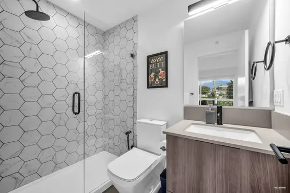 1 533 East 3rd Street, North Vancouver For Sale - image 33