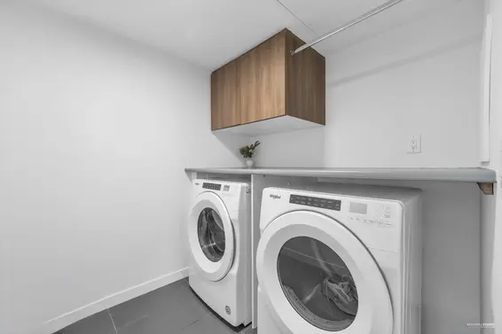 1 533 East 3rd Street, North Vancouver For Sale - image 37