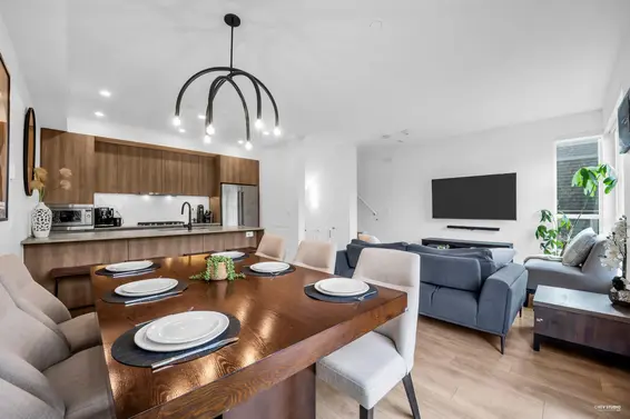 1 533 East 3rd Street, North Vancouver For Sale - image 5