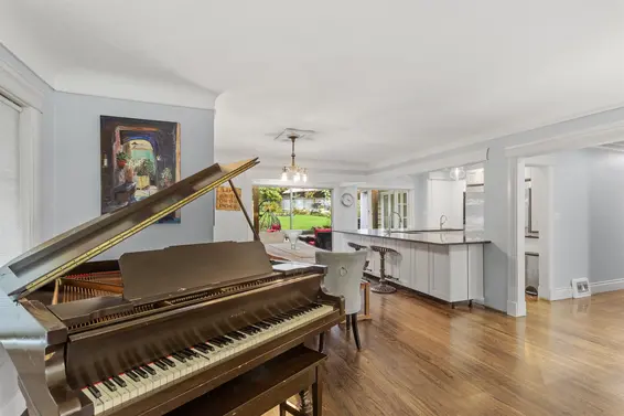 1374 Kilmer Road, North Vancouver For Sale - image 12