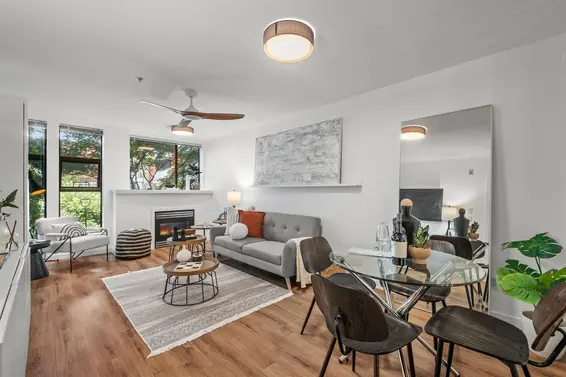 305 305 Lonsdale Avenue, North Vancouver