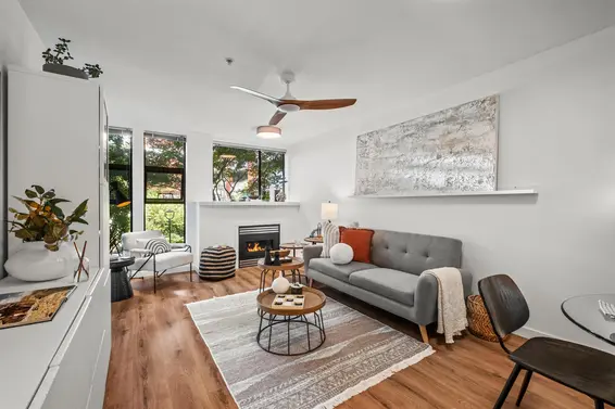 305 305 Lonsdale Avenue, North Vancouver For Sale - image 2