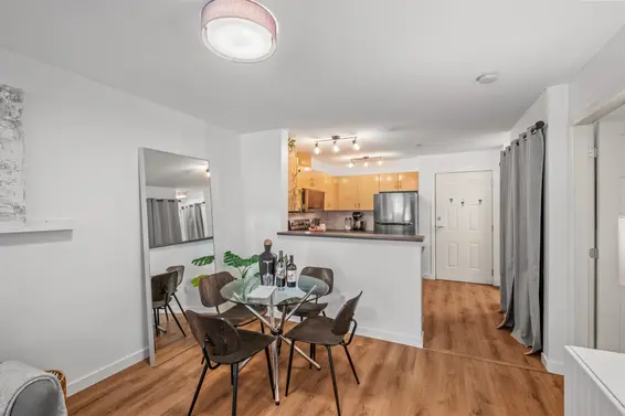 305 305 Lonsdale Avenue, North Vancouver For Sale - image 4