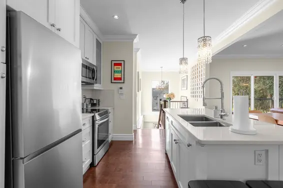324 East 24th Street, North Vancouver For Sale - image 2