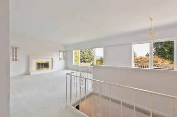 1063 Whitchurch Street, North Vancouver For Sale - image 2