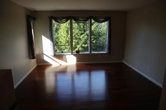 5456 Keith Road, West Vancouver For Sale - image 2