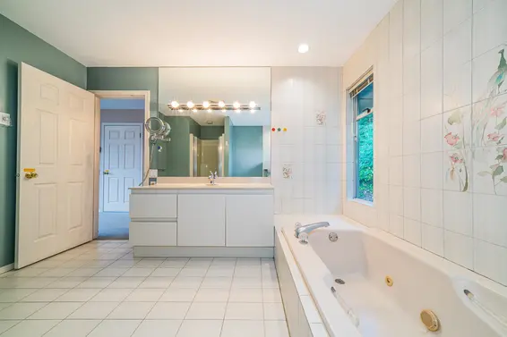 5456 Keith Road, West Vancouver For Sale - image 35