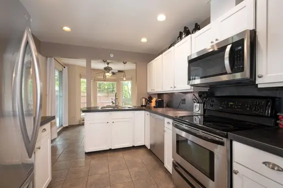 205 1000 Bowron Court, North Vancouver For Sale - image 8