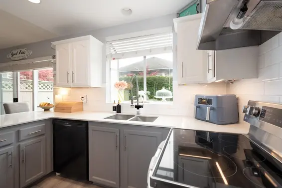 829 Roche Point Drive, North Vancouver For Sale - image 11