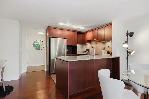 205 158 West 13th Street, North Vancouver For Sale - image 2