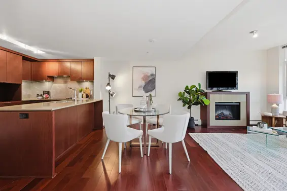 205 158 West 13th Street, North Vancouver For Sale - image 3