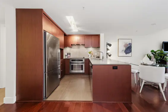 205 158 West 13th Street, North Vancouver For Sale - image 4
