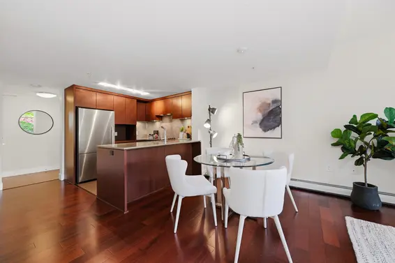 205 158 West 13th Street, North Vancouver For Sale - image 5