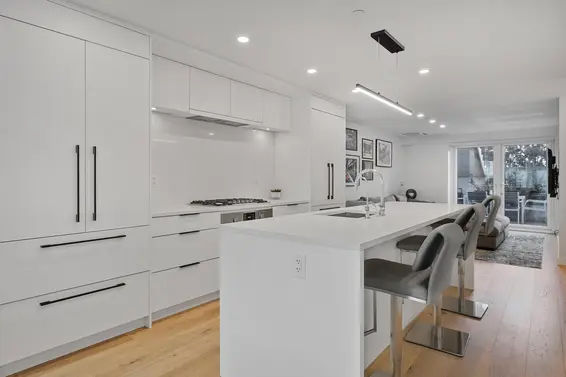101 649 East 3rd Street, North Vancouver