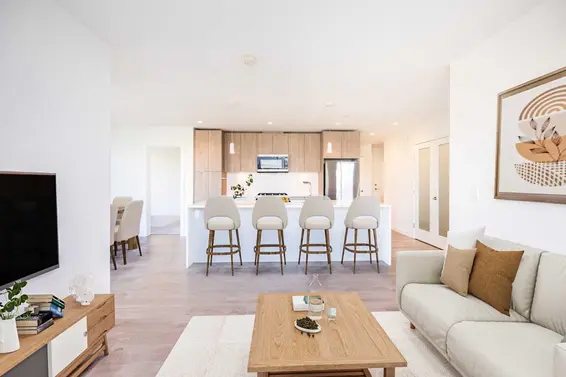 416 108 East 8th Street, North Vancouver For Sale - image 4
