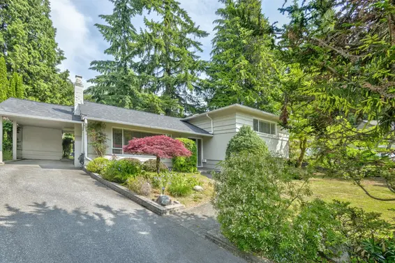 528 Evergreen Place, North Vancouver For Sale - image 3