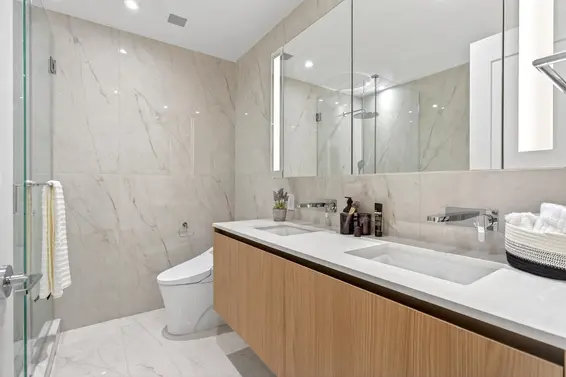 202 135 East 13th Street, North Vancouver For Sale - image 17