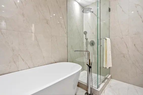 202 135 East 13th Street, North Vancouver For Sale - image 18