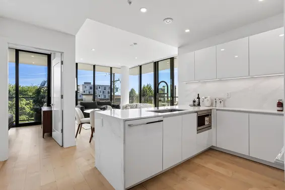 202 135 East 13th Street, North Vancouver For Sale - image 4