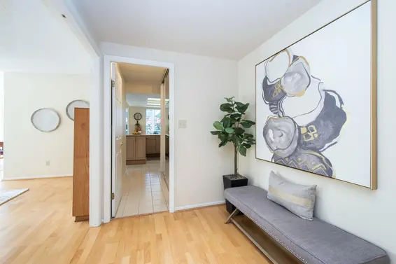 1 1717 Duchess Avenue, West Vancouver For Sale - image 3