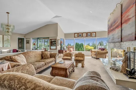 4415 Woodcrest Road, West Vancouver For Sale - image 5