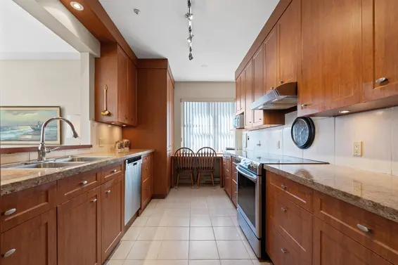 401 1765 Marine Drive, West Vancouver For Sale - image 13