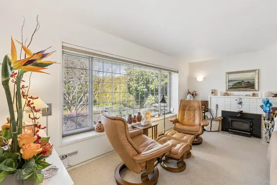 1222 Rosewood Crescent, North Vancouver For Sale - image 3