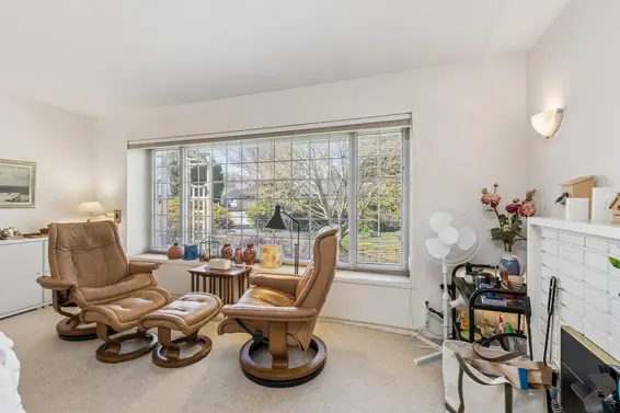 1222 Rosewood Crescent, North Vancouver For Sale - image 5