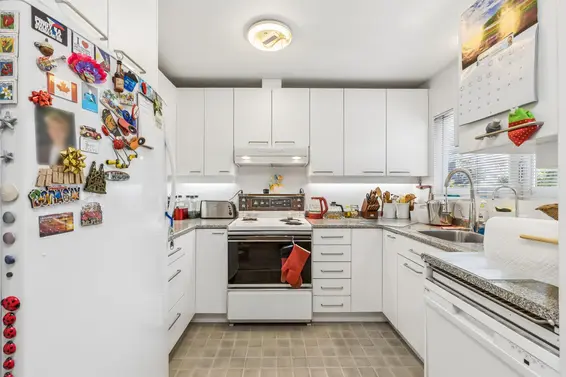 1222 Rosewood Crescent, North Vancouver For Sale - image 8