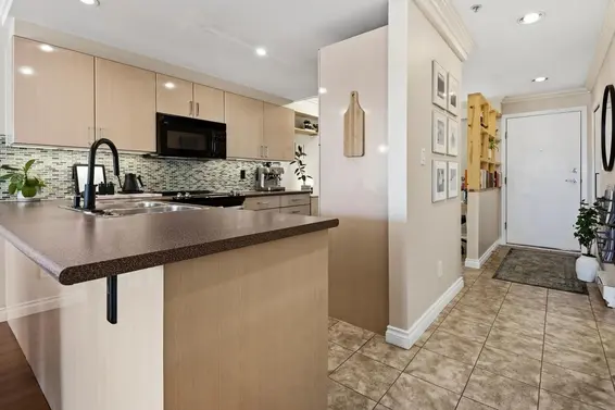 403 212 Lonsdale Avenue, North Vancouver For Sale - image 3