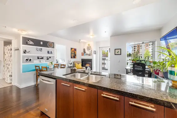 207 1288 Chesterfield Avenue, North Vancouver For Sale - image 14