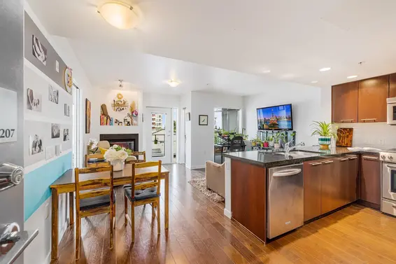 207 1288 Chesterfield Avenue, North Vancouver For Sale - image 4