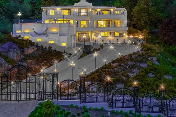 1121 Crestline Road, West Vancouver
