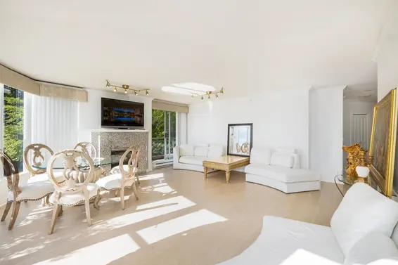 201 588 16th Street, West Vancouver For Sale - image 4