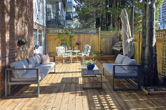 105 1515 Chesterfield Avenue, North Vancouver