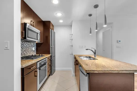 901 172 Victory Ship Way, North Vancouver For Sale - image 7