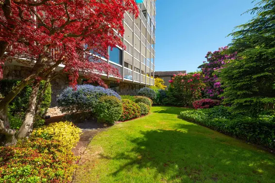 402 1390 Duchess Avenue, West Vancouver For Sale - image 2