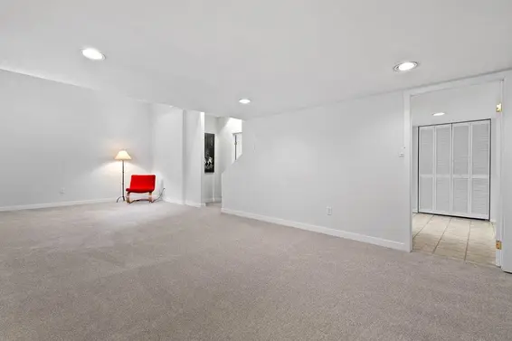 163 East St. James Road, North Vancouver For Sale - image 36