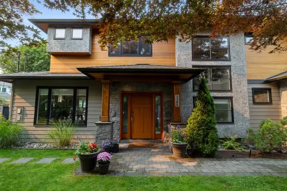 3365 Edgemont Boulevard, North Vancouver